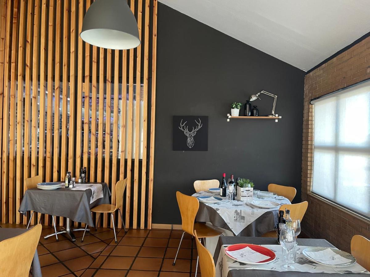 Hotel Aragon La Puebla De Alfinden Екстериор снимка
