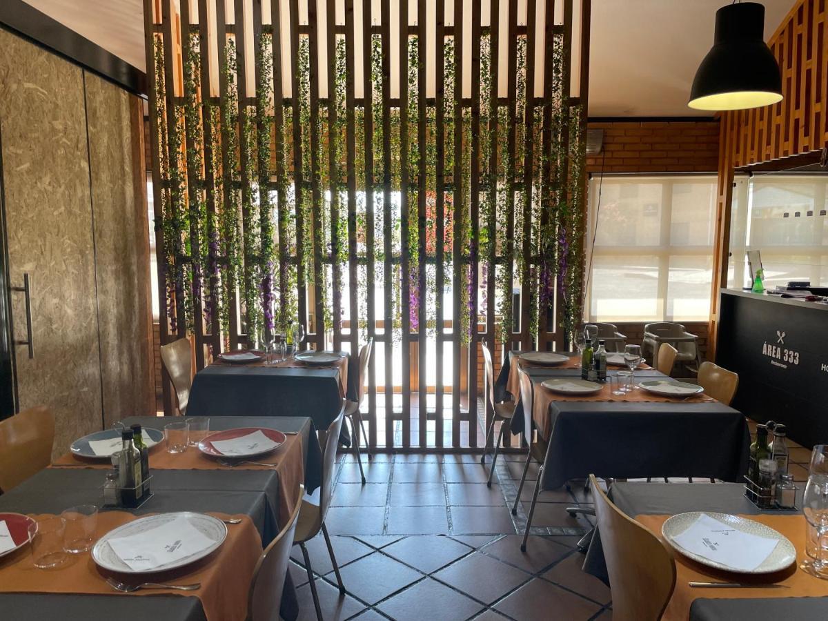 Hotel Aragon La Puebla De Alfinden Екстериор снимка