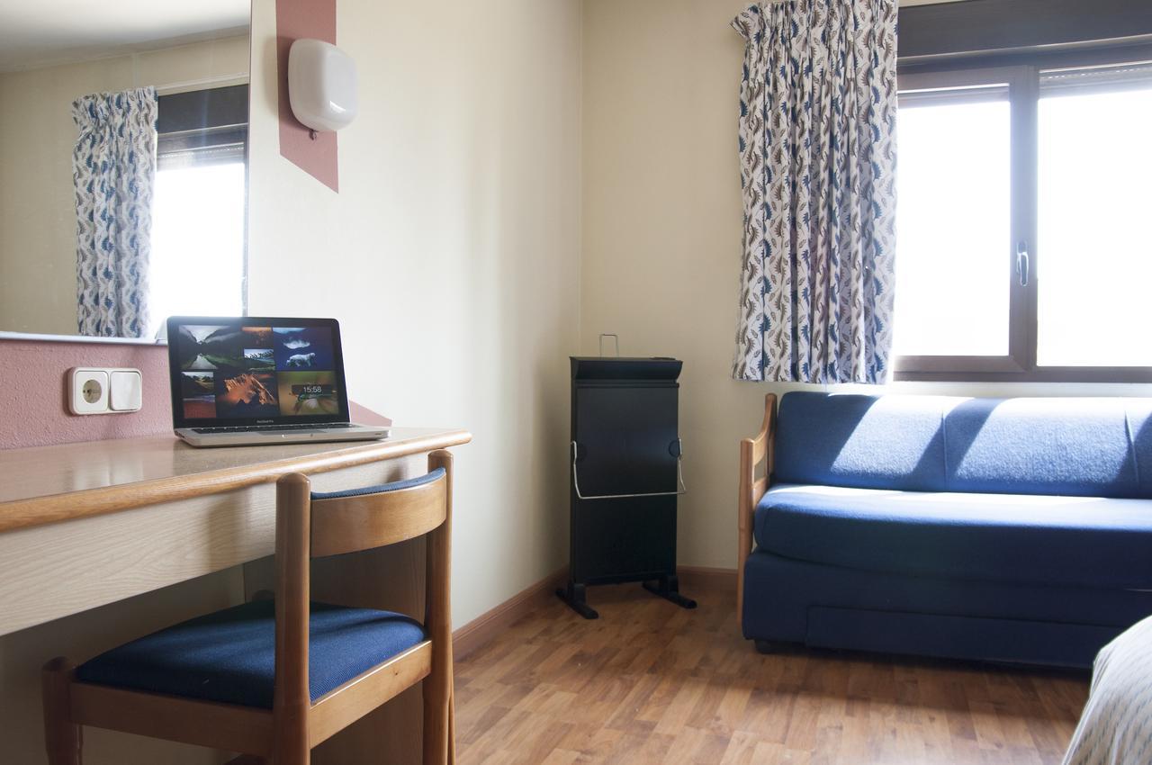 Hotel Aragon La Puebla De Alfinden Екстериор снимка