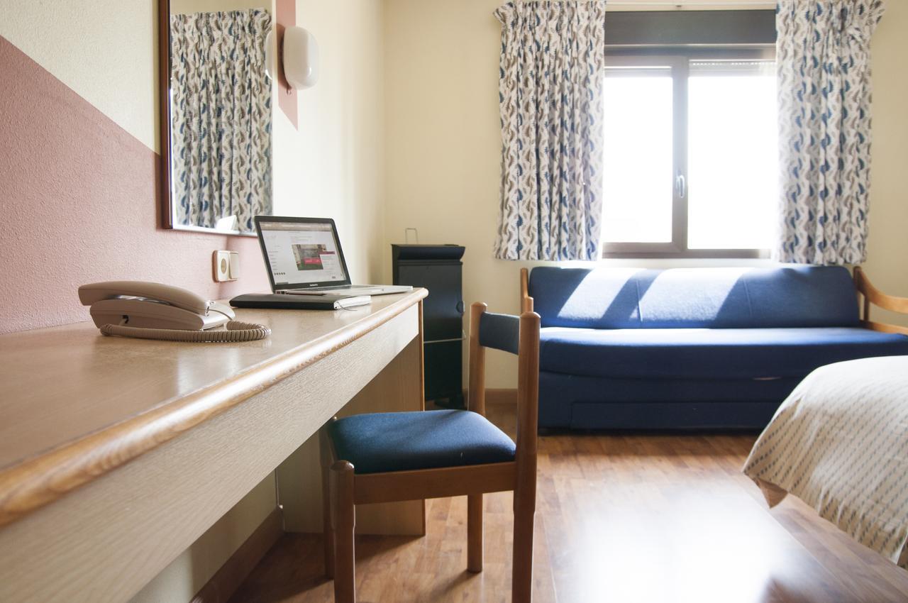 Hotel Aragon La Puebla De Alfinden Екстериор снимка